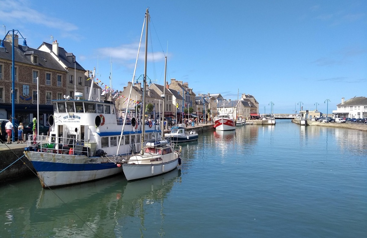 port-en-bessin (c)RemoPuls