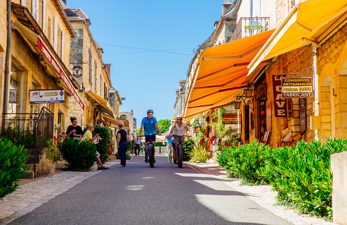 7 France – Dordogne – Cycle Touring ©Les_Conteurs